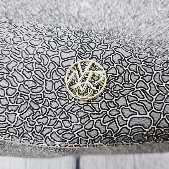 YNOT | hobo style shoulder/ crossbody bag purse - Picture 3 of 15